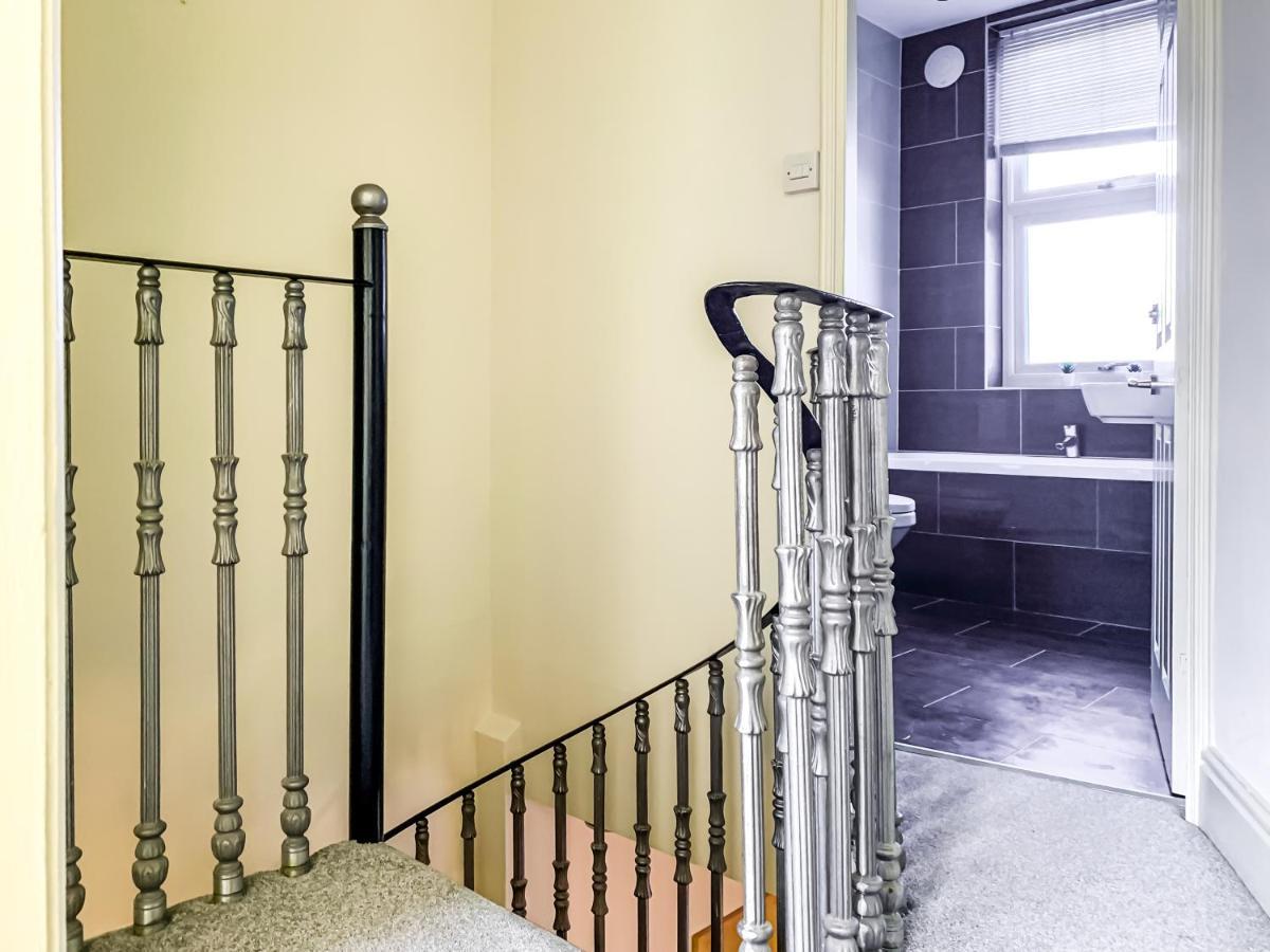The Vines - Stunning Period Home With Free Parking York Kültér fotó