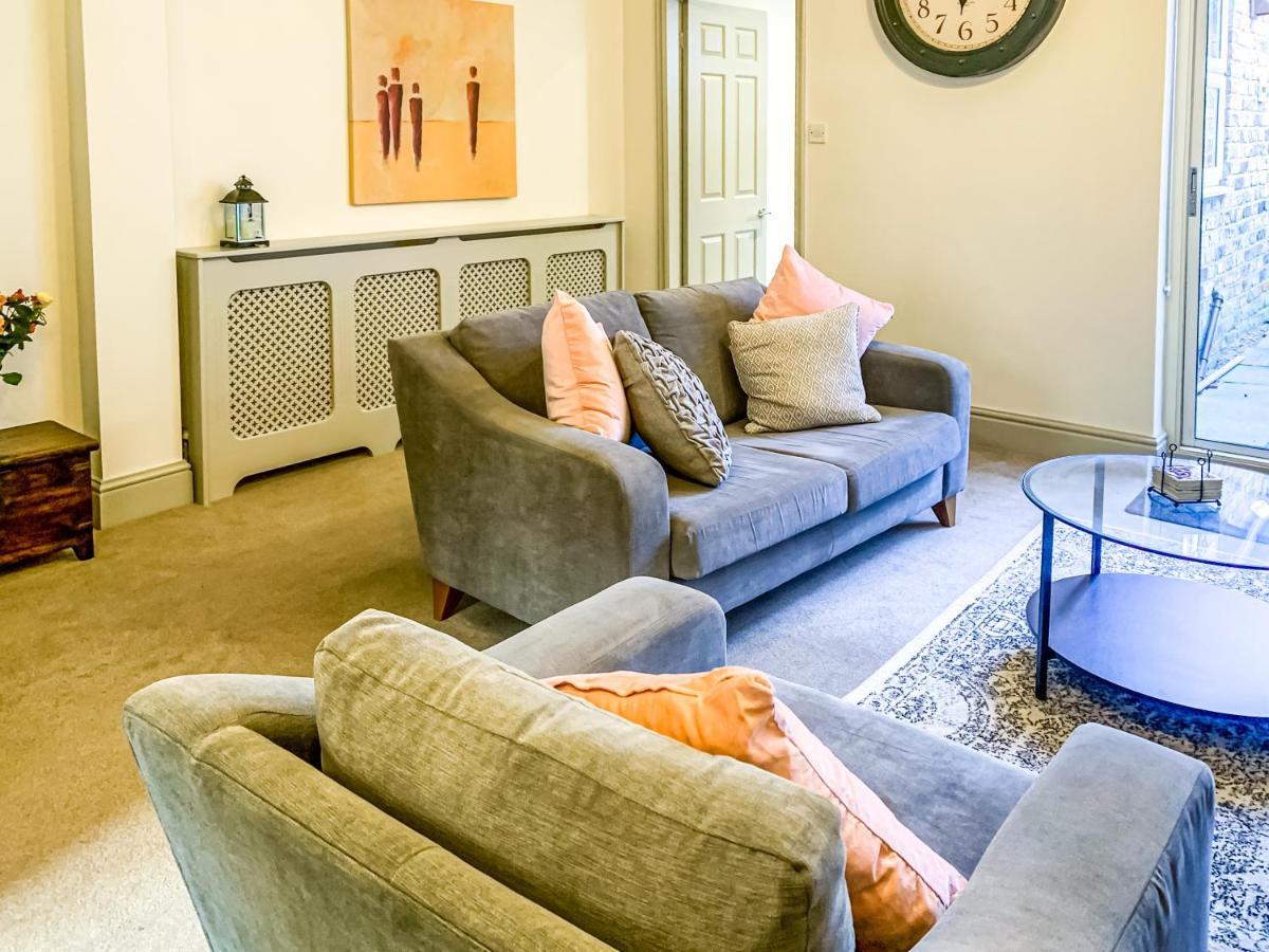 The Vines - Stunning Period Home With Free Parking York Kültér fotó
