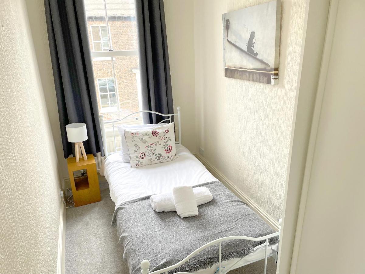 The Vines - Stunning Period Home With Free Parking York Kültér fotó