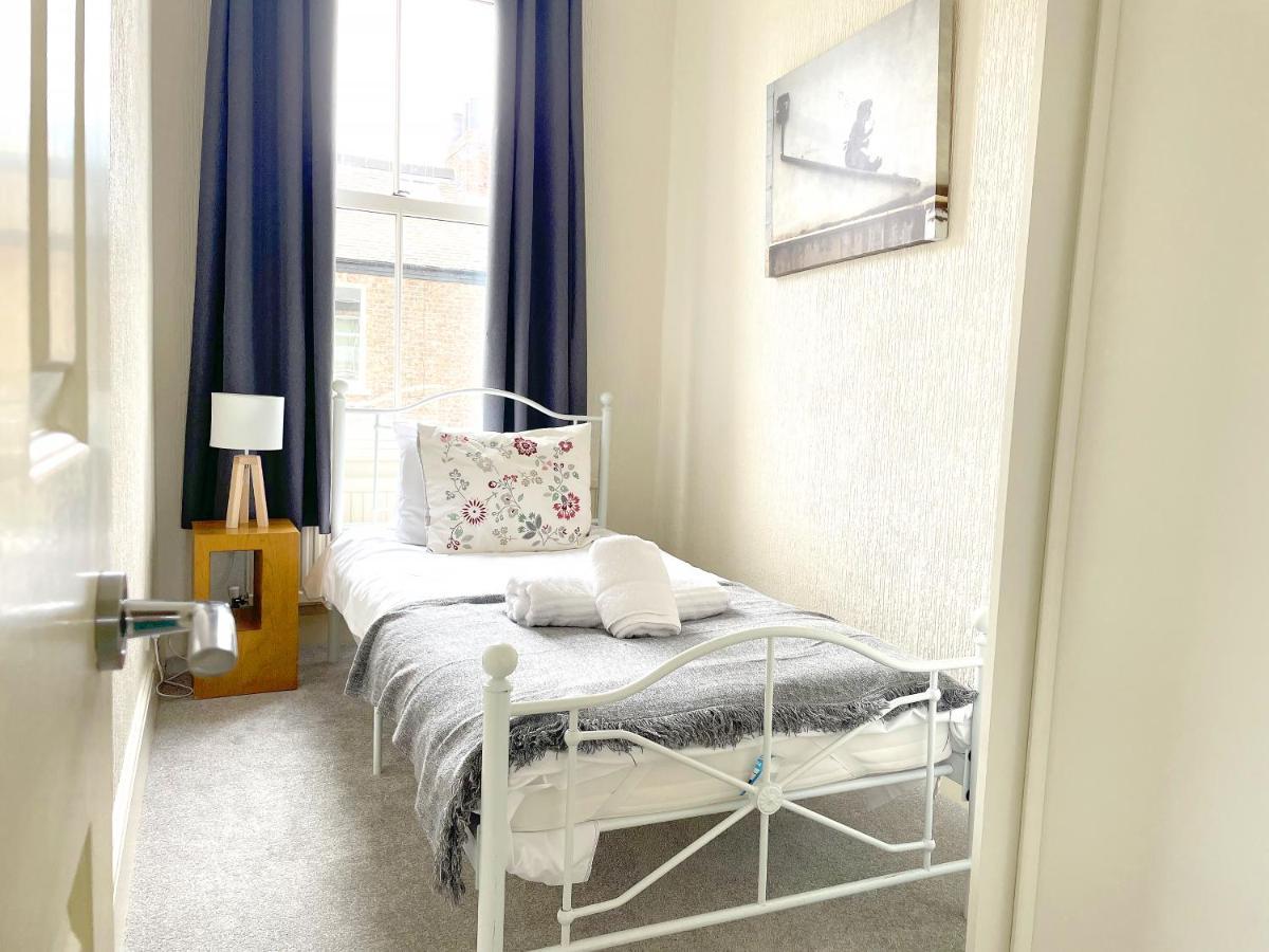 The Vines - Stunning Period Home With Free Parking York Kültér fotó
